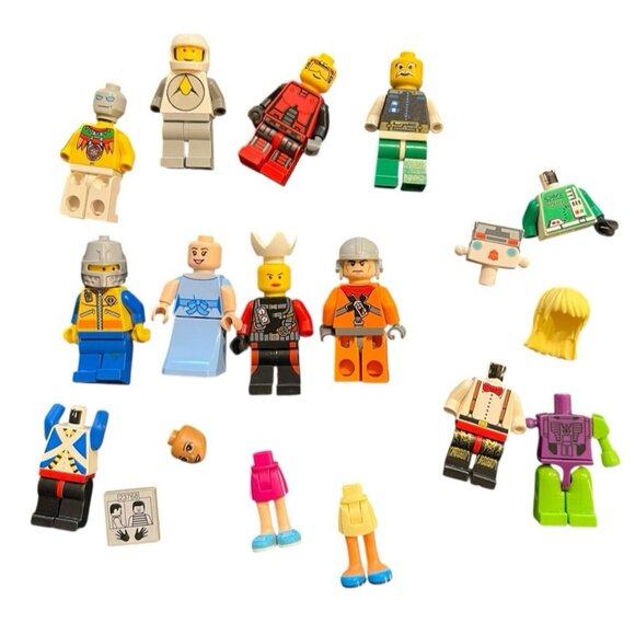 Lego Lot of 8 Figure Minifigure Boys Girls and Parts - Picture 1 of 2